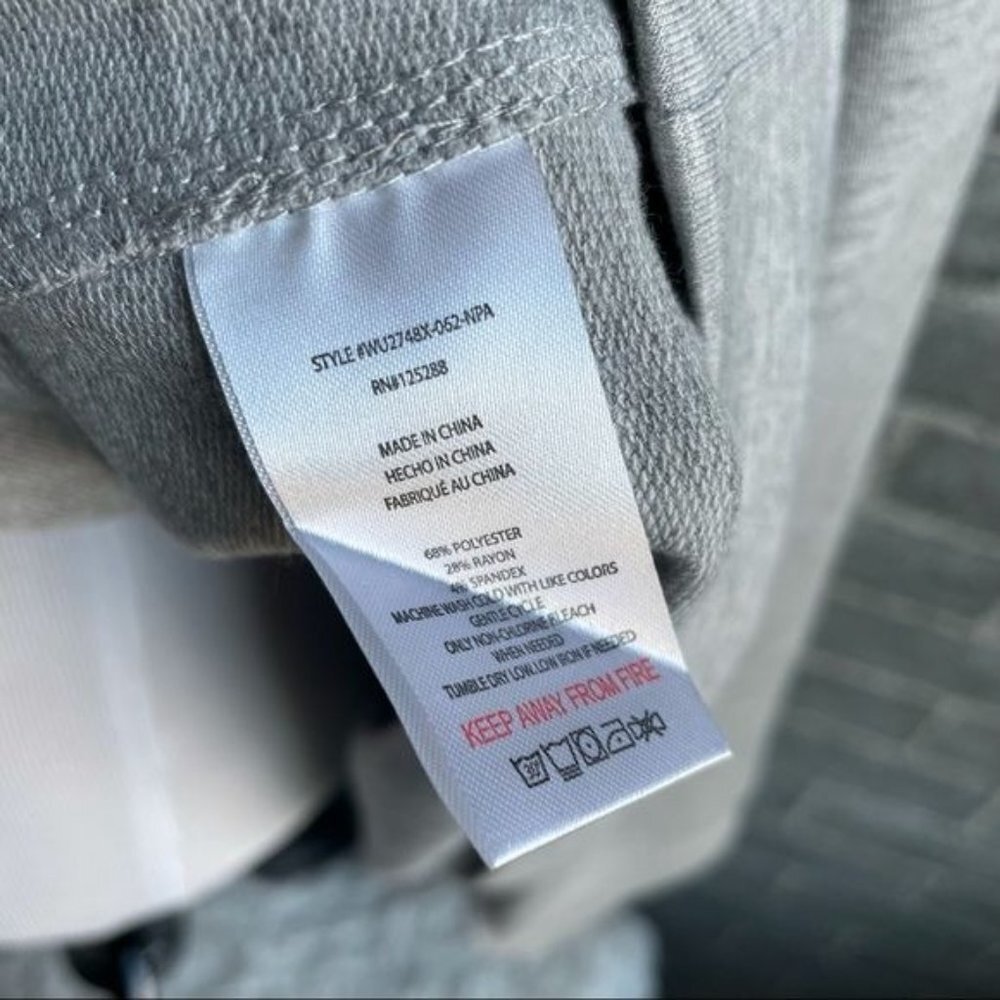 Rae Dunn Plus Size Gray Dog Mom Sweatshirt 2X NWT - Picture 9 of 10